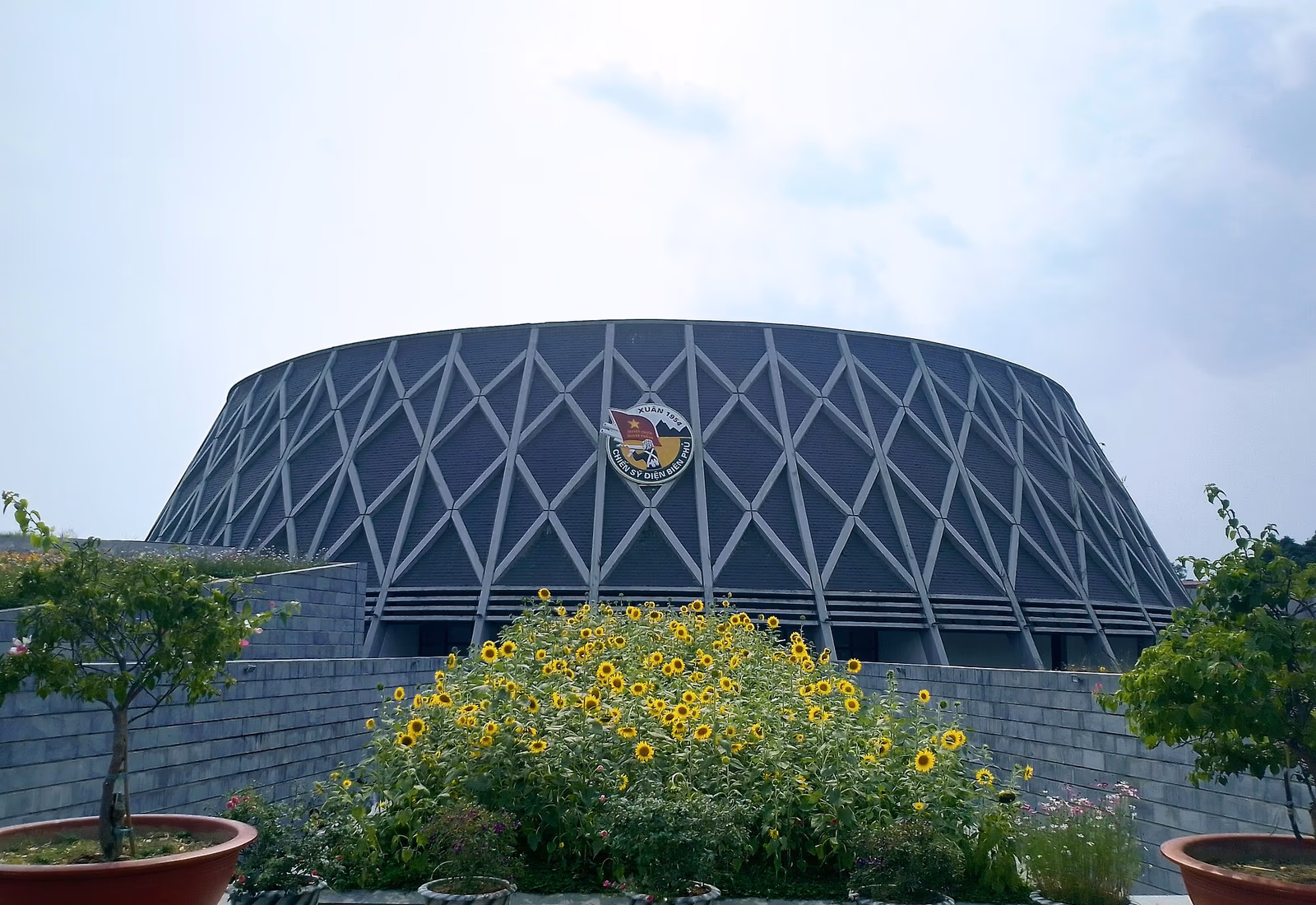 Façade du musée de la Victoire de Điện Biên Phủ
